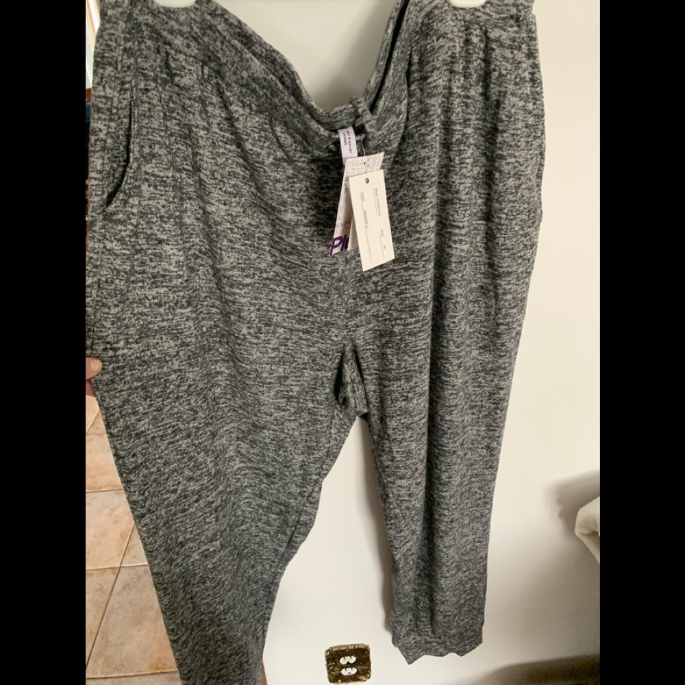 Cable & Gauge woman’s grey joggers / lounge wear size 3X NWT
